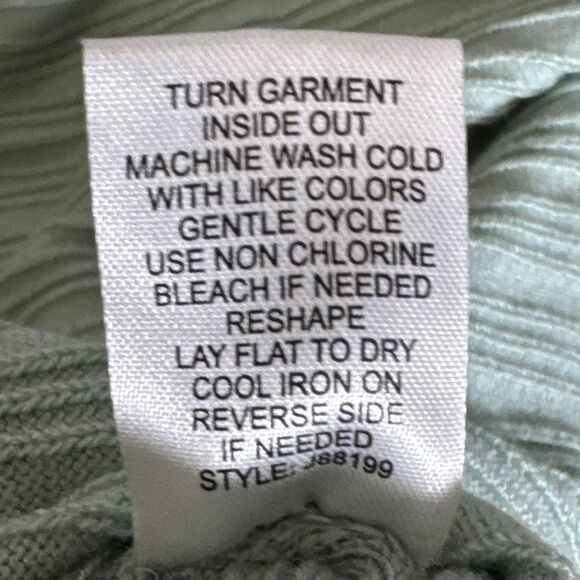 It’s Our Time Sweater Green Medium Adjustable Crop Soft - Picture 6 of 7